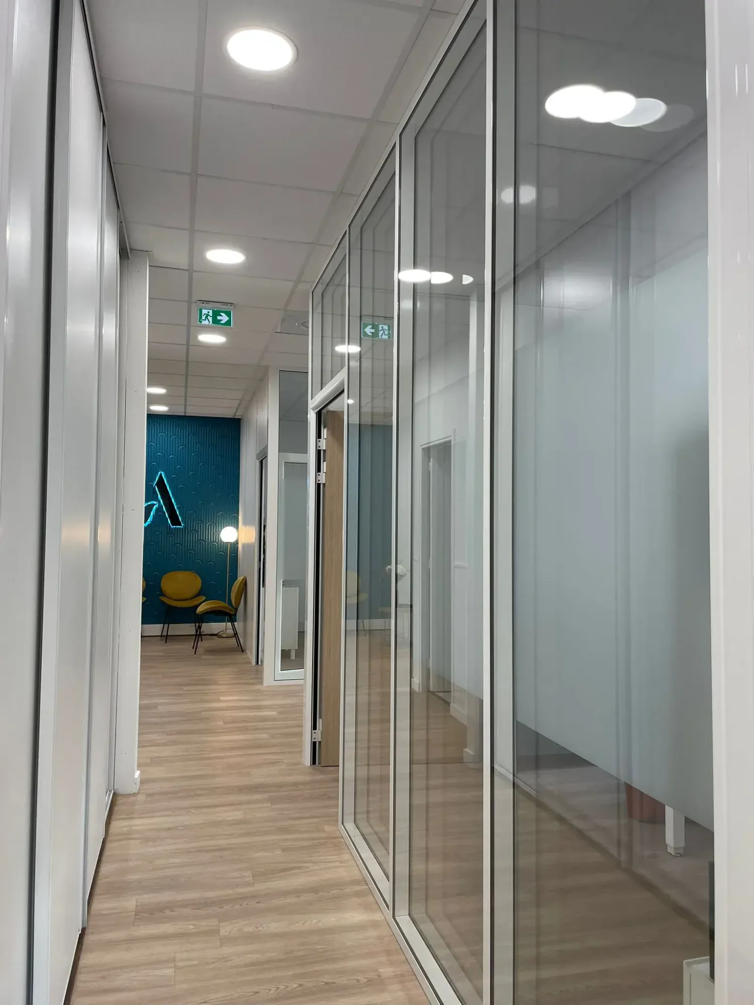 Aménagement d'un open space et de bureaux fermés à Vienne, chantier réalisé par ECM