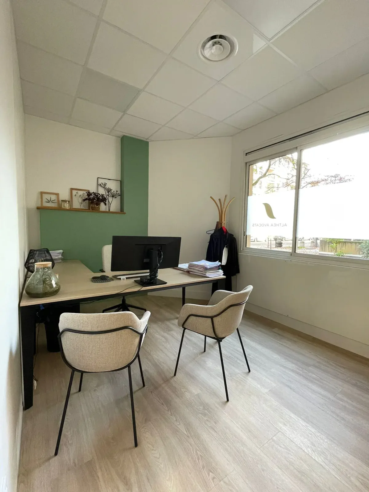 Aménagement de salles de réunion et de bureaux en Rhône-Alpes, perspective sur l'espace traité